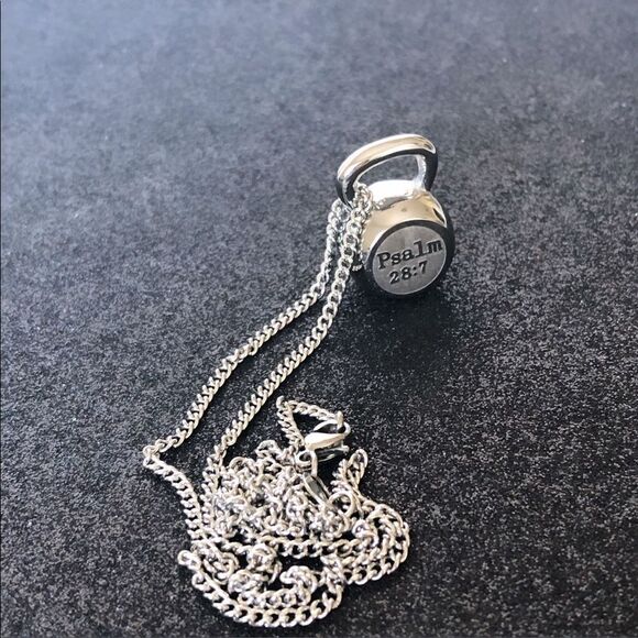 NWT Women’s Christian Kettle Bell Necklace - Picture 5 of 8